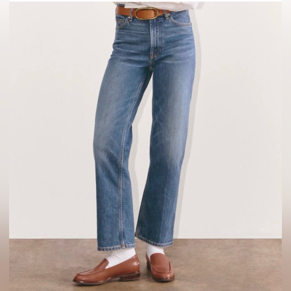 Everlane The Cheeky Jean in vintage mid wash size 25 Crop